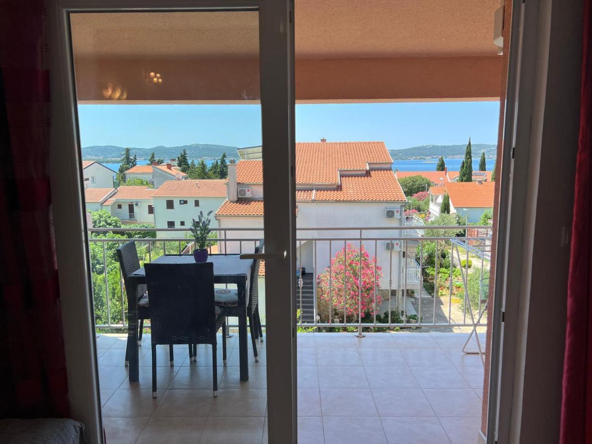 Apartmani Roje סבטי פיליפ אי ג'קוב מראה חיצוני תמונה