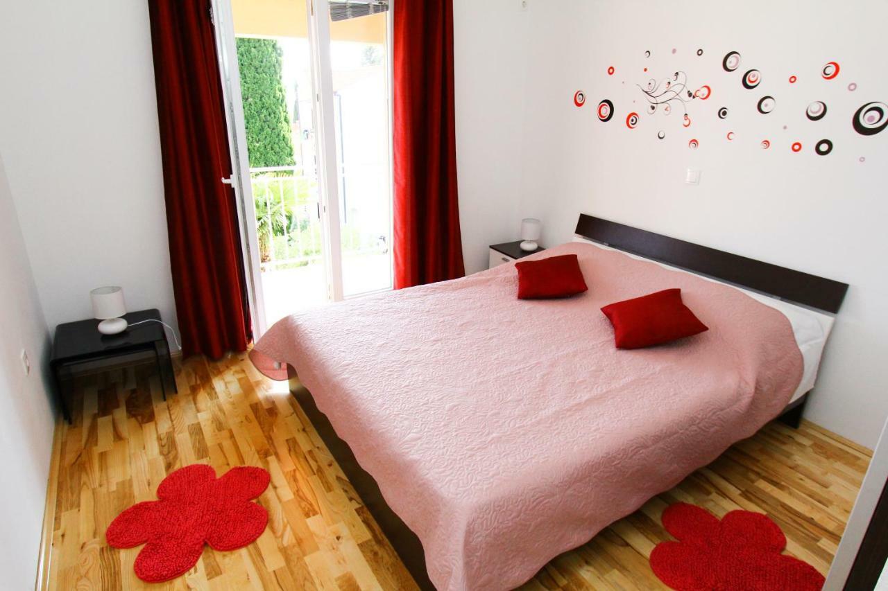 Apartmani Roje סבטי פיליפ אי ג'קוב מראה חיצוני תמונה
